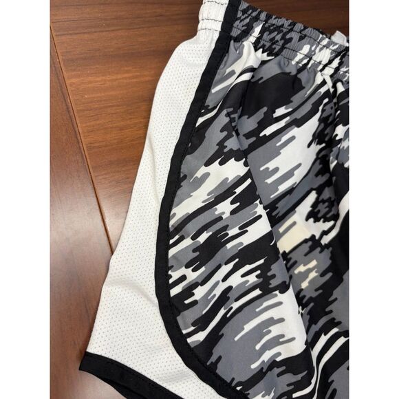 Nike Dri-Fit White Black Gray Short in Medium - Picture 3 of 8